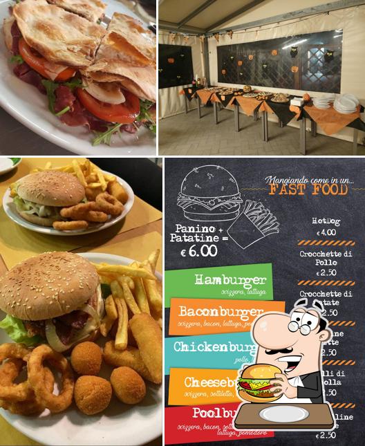 Prova un hamburger a Pool Bar Pizzeria