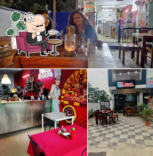 The interior of Roy's Pizzeria