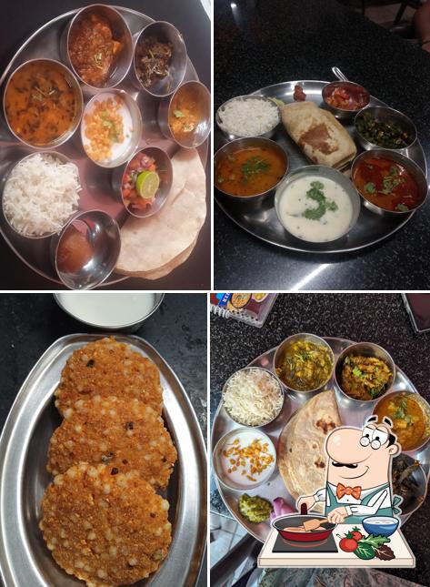 Chicken curry at Jain Varities