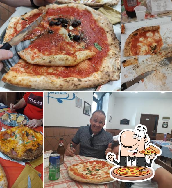 Ordina una pizza a Pizzeria Antipasteria Salvatore dal 1999