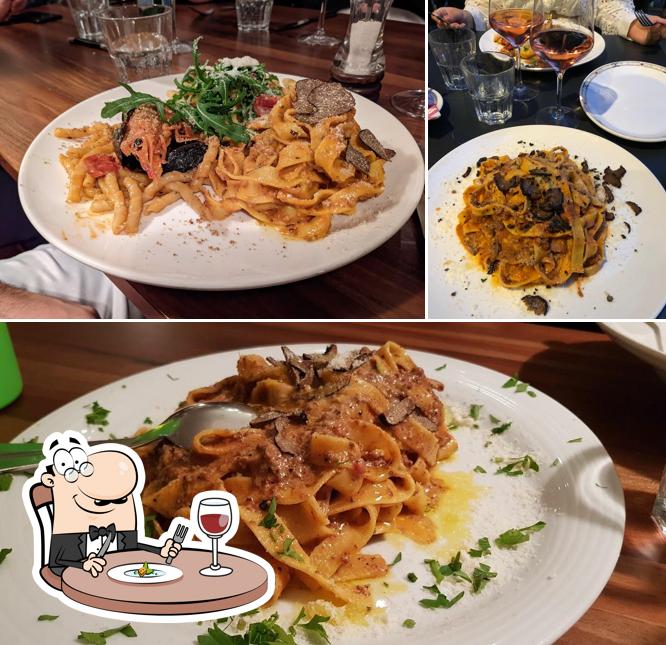 Pappardelle al Osteria Santo Bevitore