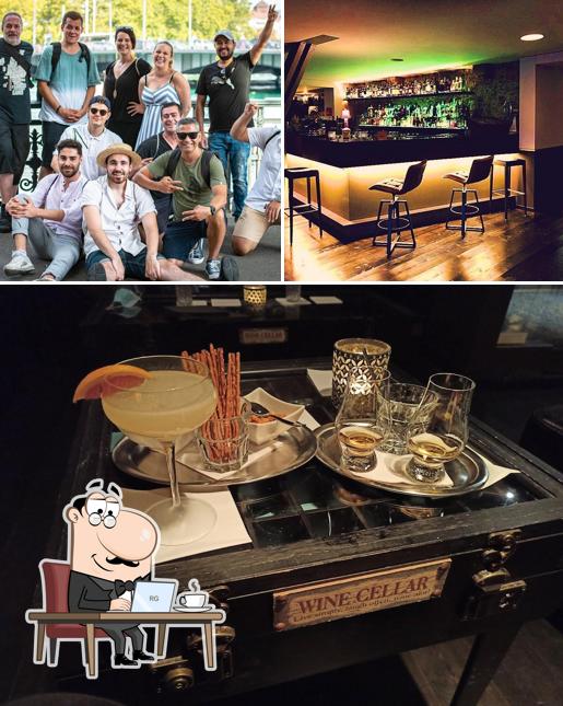 Questa è la foto che mostra la interni e nozze di Pot Still Bar (Just a Classic Bar)
