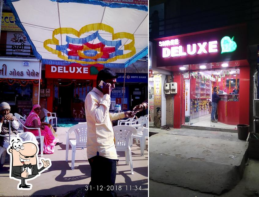 Here's a picture of DELUXE PAN PARLOUR