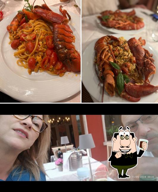 Goditi qualcosa da bere a Osteria Mandolara