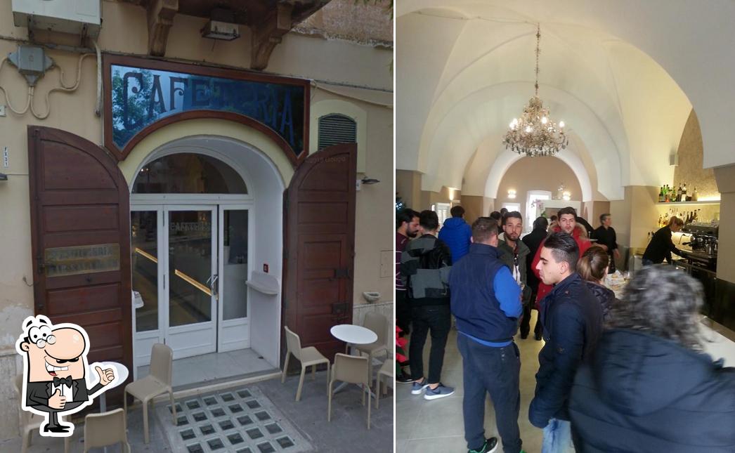 Ecco una foto di Cafeteria