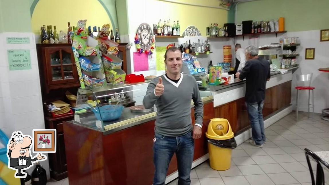 Dai un'occhiata agli interni di Circolo Arci Zaza