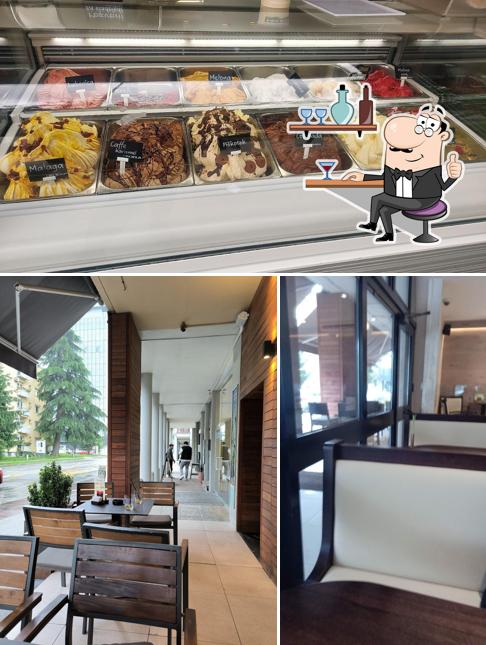 Gli interni di Vogal Bar