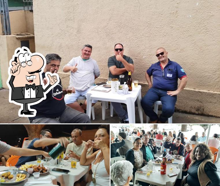 O interior do Fidélis Bar da Sombra