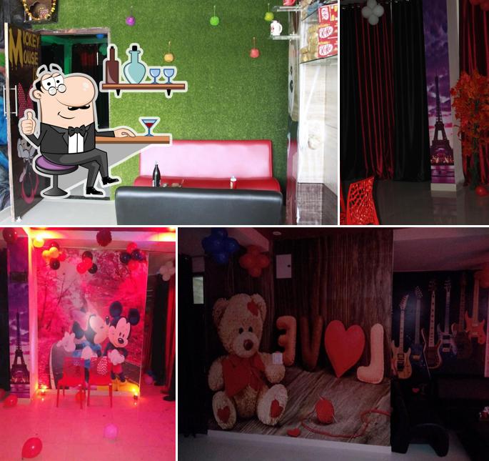 Check out how Mickey Mouse Cafe looks inside