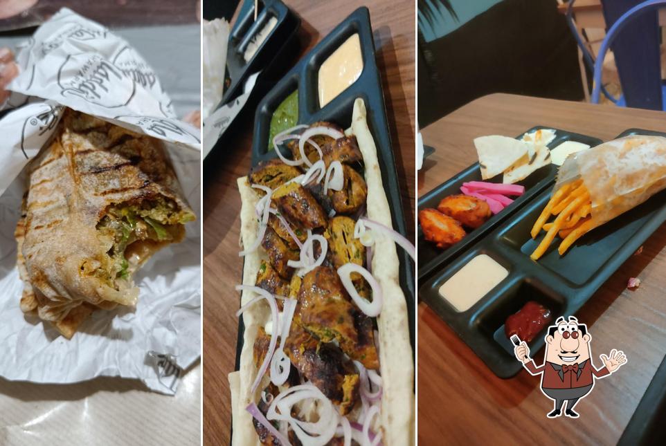 Food at Aladdin Shawarma