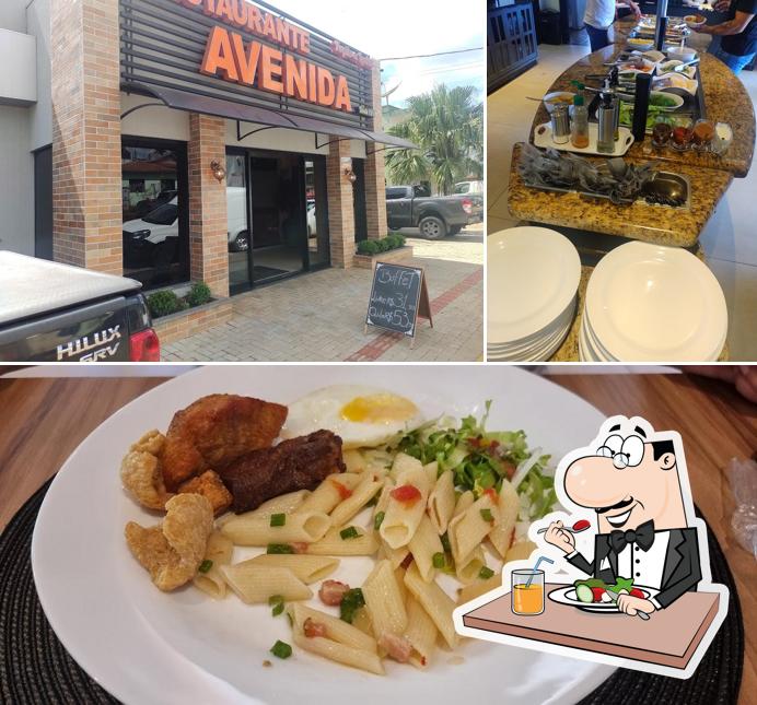 Dê uma olhada a foto ilustrando comida e exterior a Hotel e Restaurante Avenida