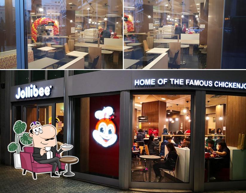 Gli interni di Jollibee