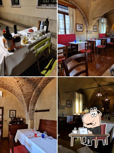 Dai un'occhiata agli interni di La Vecia Osteria del Moro
