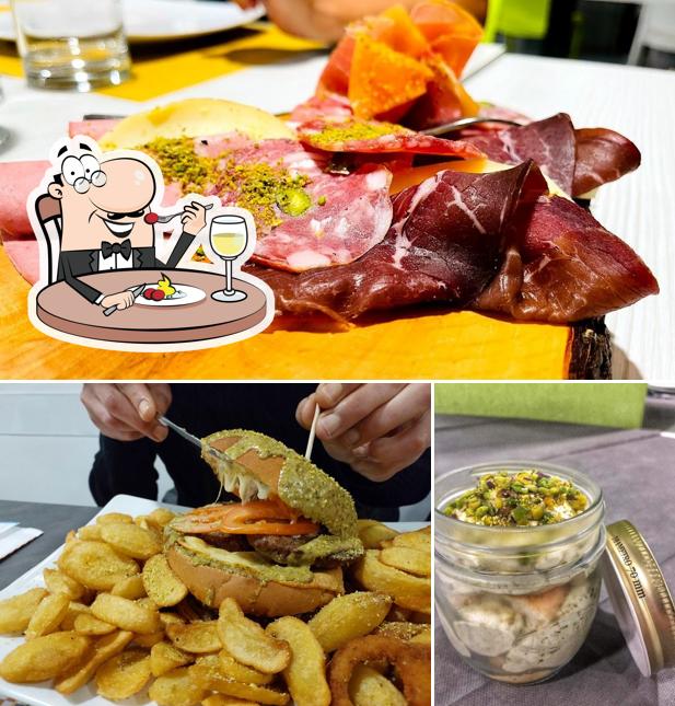 Platti al ARA dell'ETNA Pizza e Food