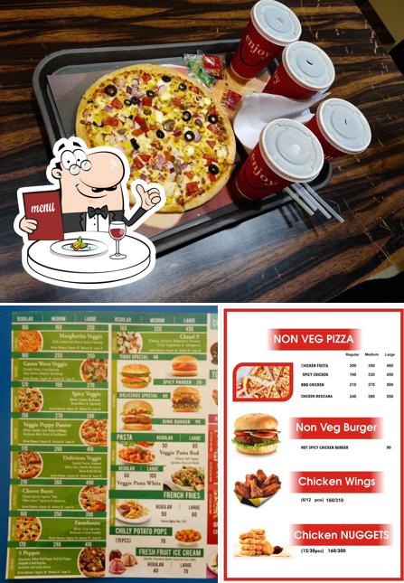 Food at Pizza ka Thiya