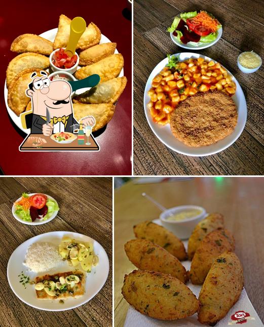Comida em Bar do Ton