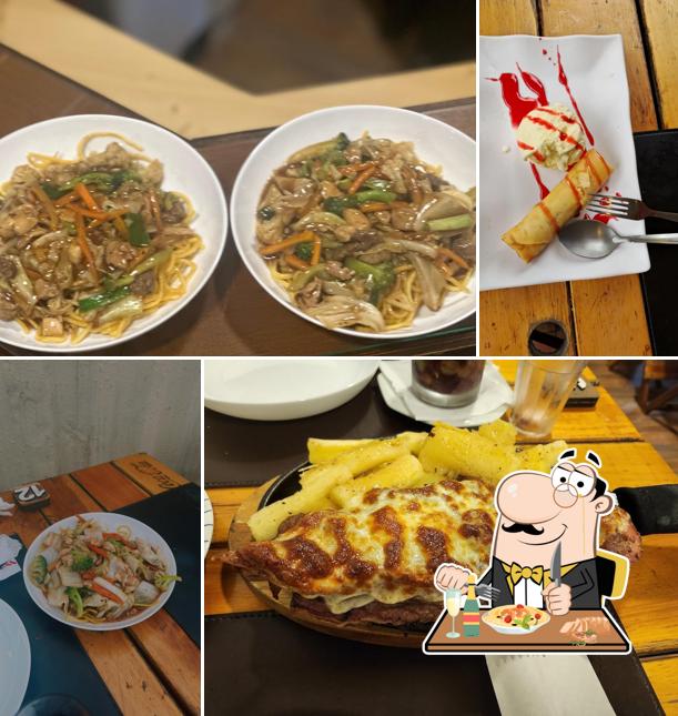 Almofada tailandesa em Makoto Yakisoba e Costela no Bafo