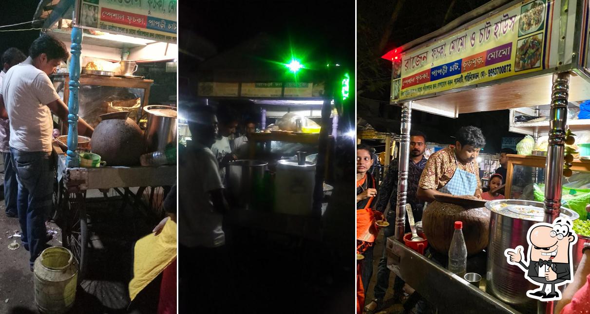 Here's a photo of Rajen Fuchka Stall