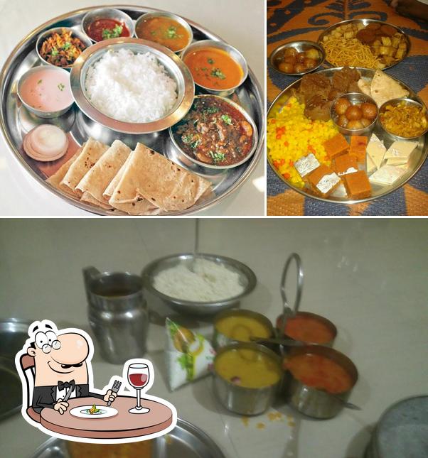 Pinki Tiffin Service