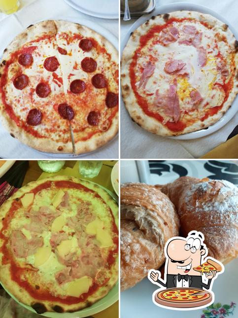 Scegli una pizza a Soller Gelateria Coffee & Drink