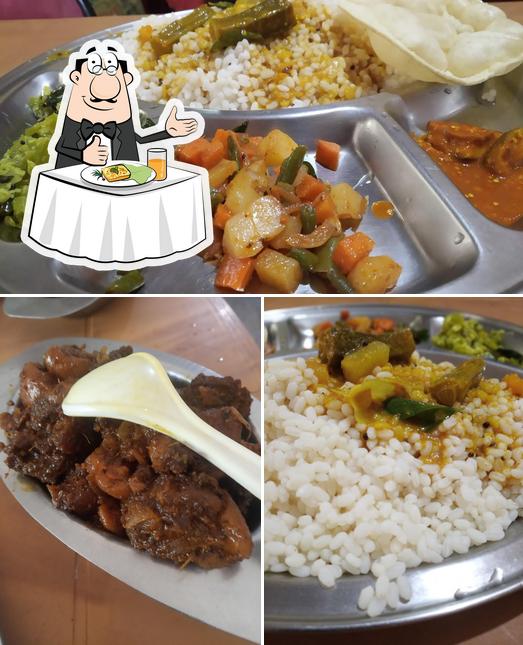 Food at LIZY AUNTY’S KITCHEN
