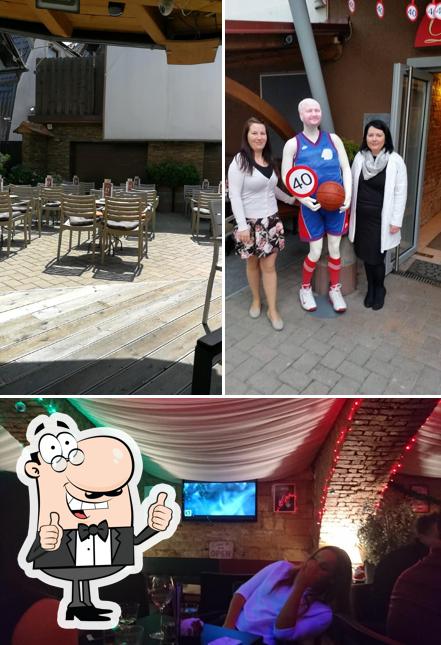 Ecco un'immagine di bar Divino