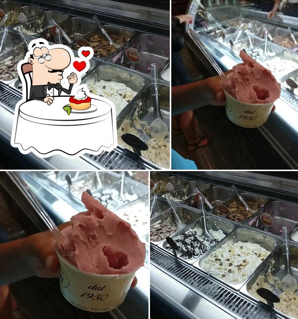 Concetti serve un'ampia selezione di dolci
