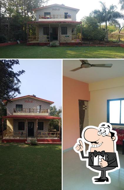 Shindeshahi Farmhouse