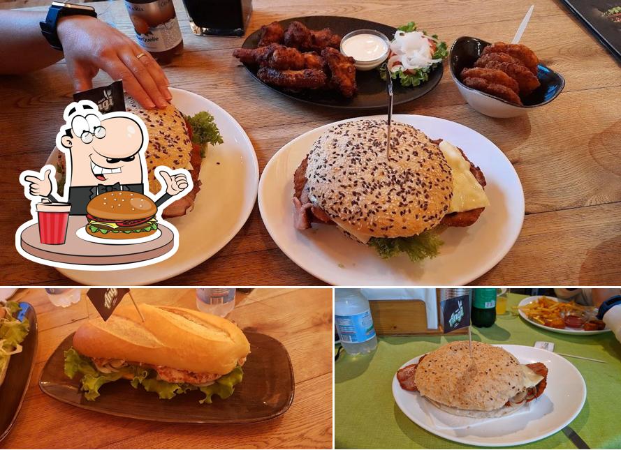 Gli hamburger di The Kitchen – Der Treffpunkt BY ANGI potranno soddisfare molti gusti diversi