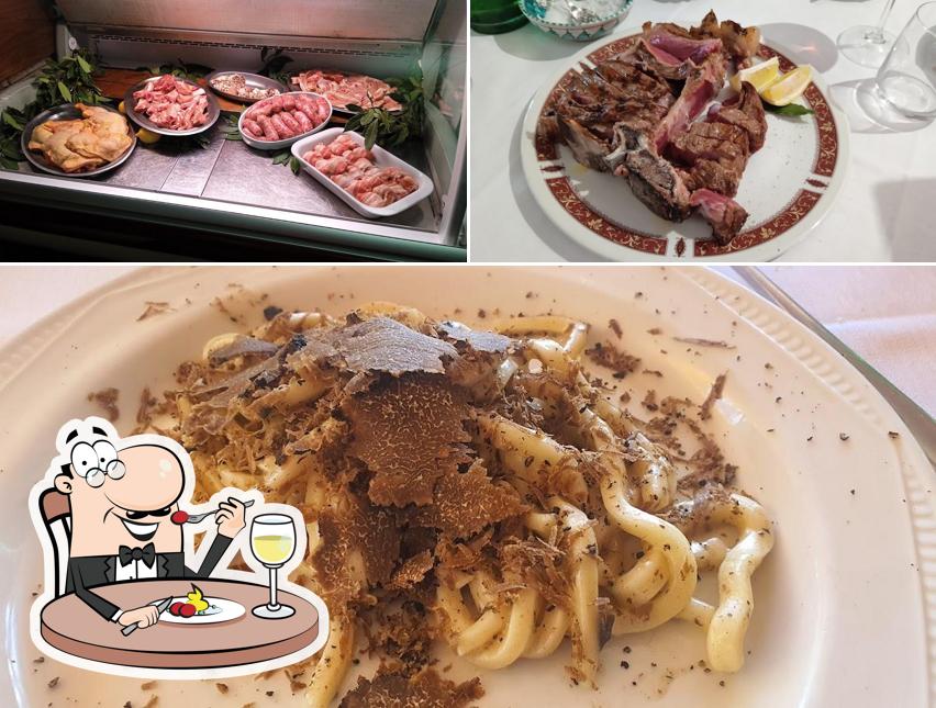 Cibo al Girarrosto Del Buongustaio