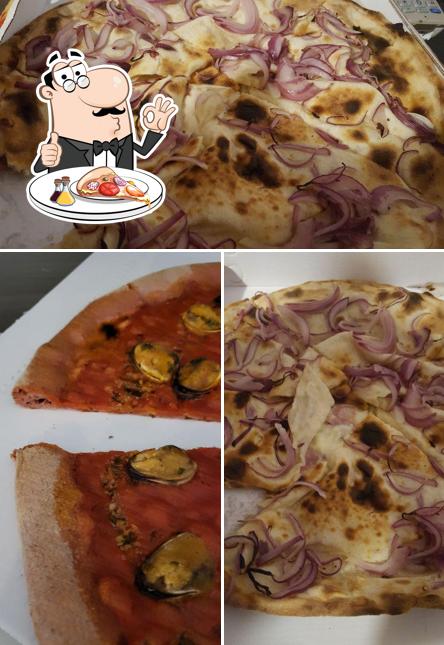 Prenditi una pizza a Pizzeria da Asporto Forlì Pizzeria Pinocchio
