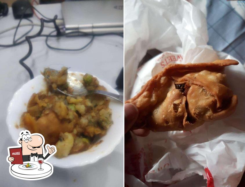Meals at College Road Samose Wala