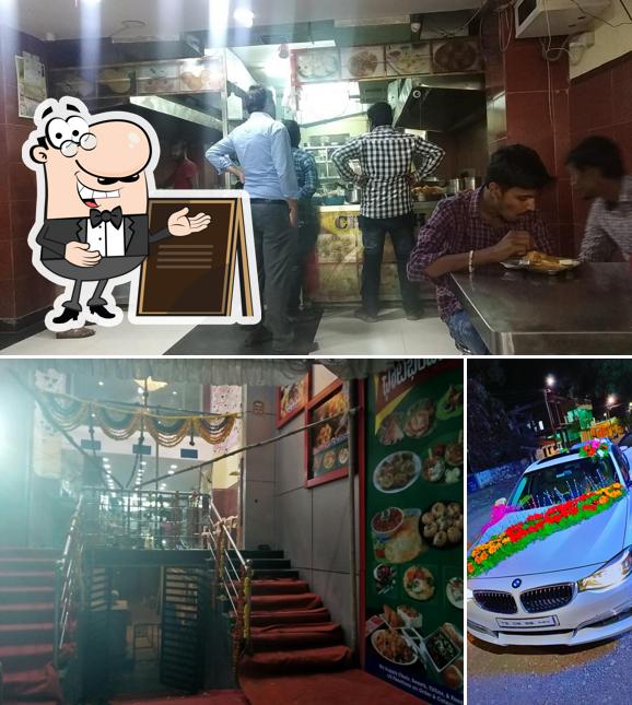 Check out how Kamal Singh Chat Bhandar looks outside