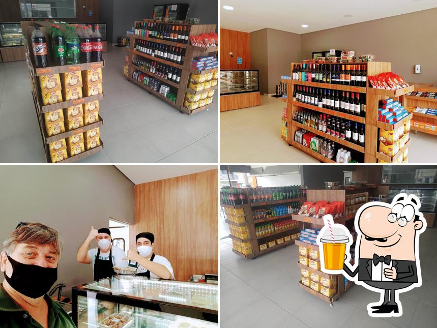 Desfrute de uma bebida no Rotisseria solo fratelli