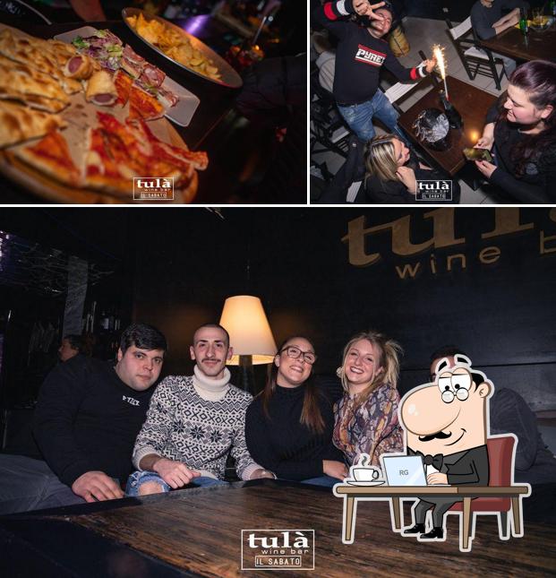 Siediti a un tavolo di Tulà Wine Bar