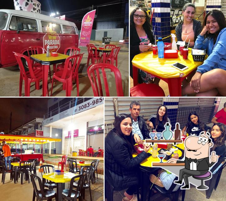 O interior do Dog Parada Obrigatória - cachorro quente, dog no molho, dog na chapa e dog de frango