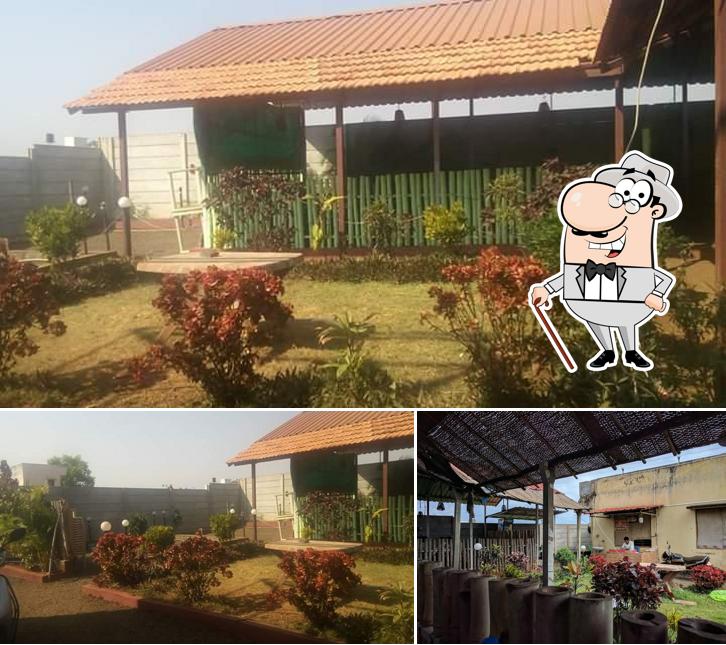 Check out how Woody's Restaurant looks outside