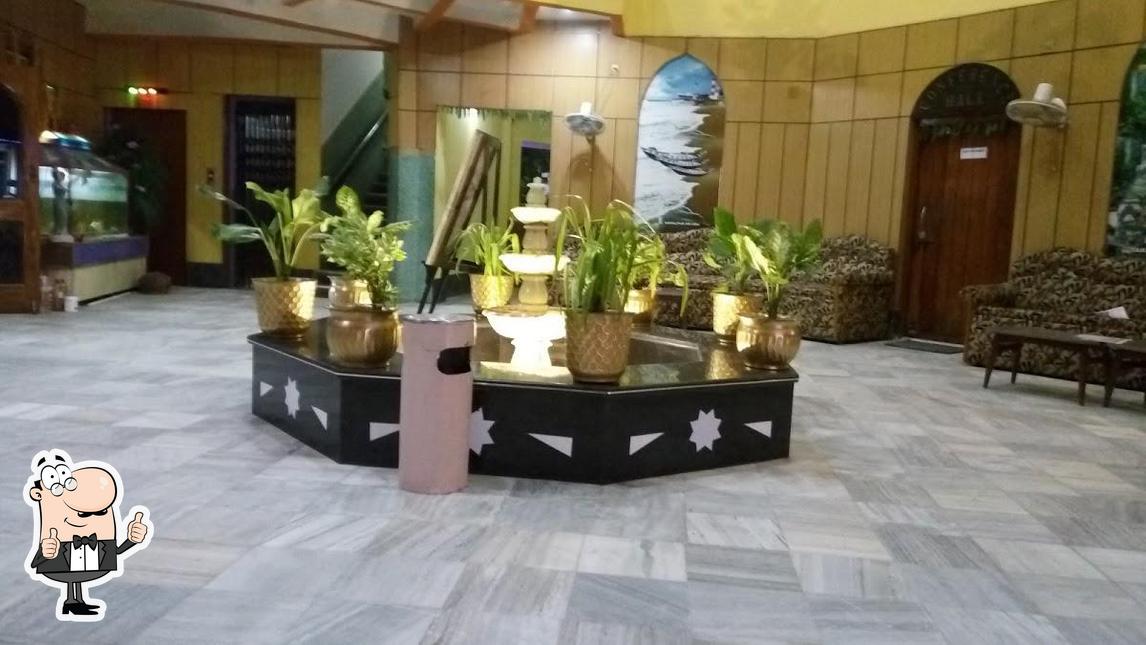 Here's a pic of Hotel Moti