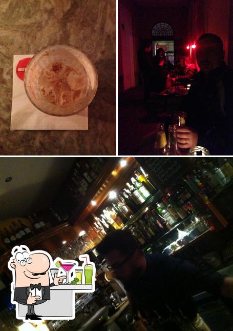 L’image de la comptoir de bar et intérieur concernant Bitter Bar