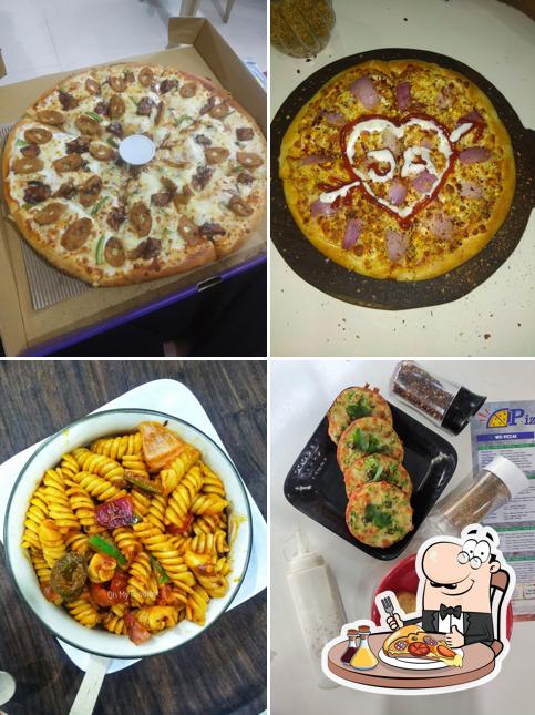 Order pizza at PizzaAHAA