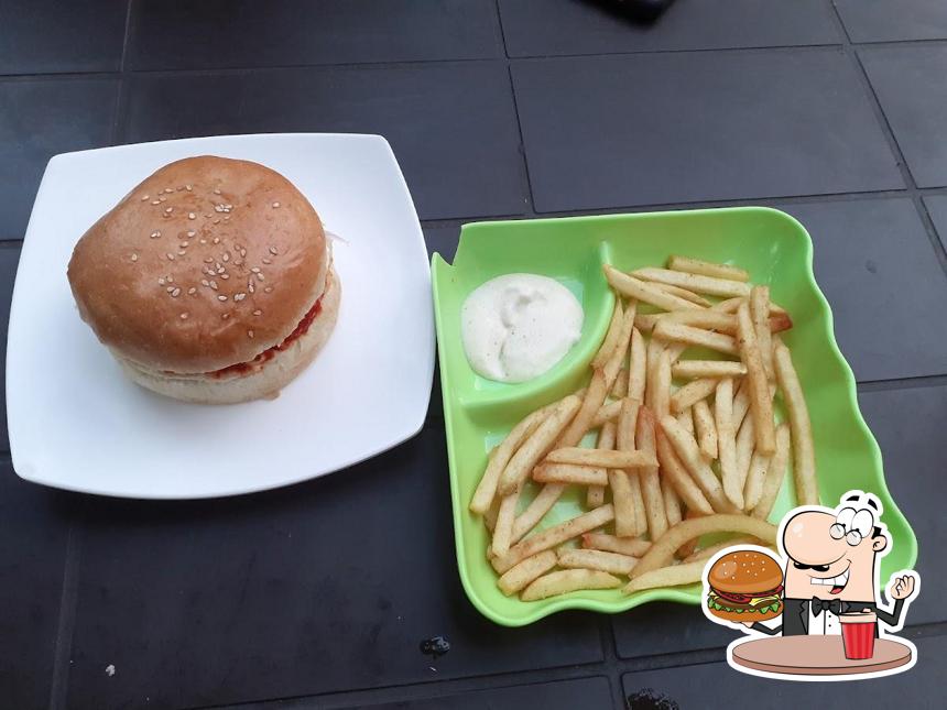 Try out one of the burgers offered by Cafe Al-Muhsi