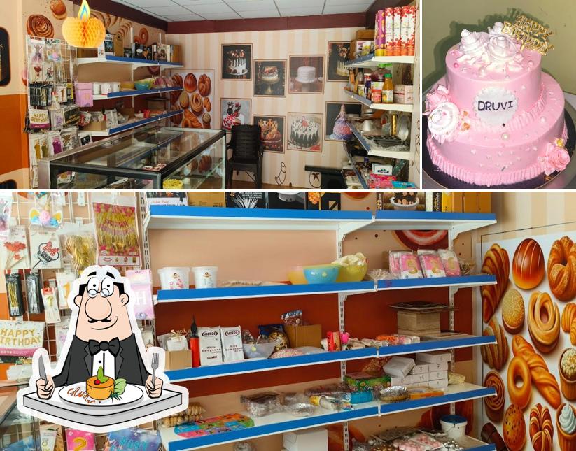 Food at Khushi's Cake The Live Cake Shop