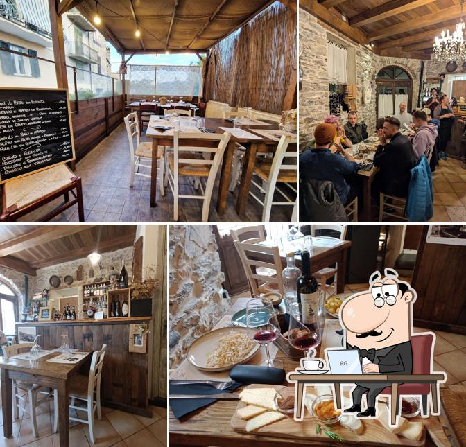 Gli interni di Osteria La loggia della strega