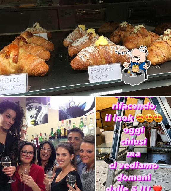 La foto della cibo e bancone da bar di Pin Up Cafè
