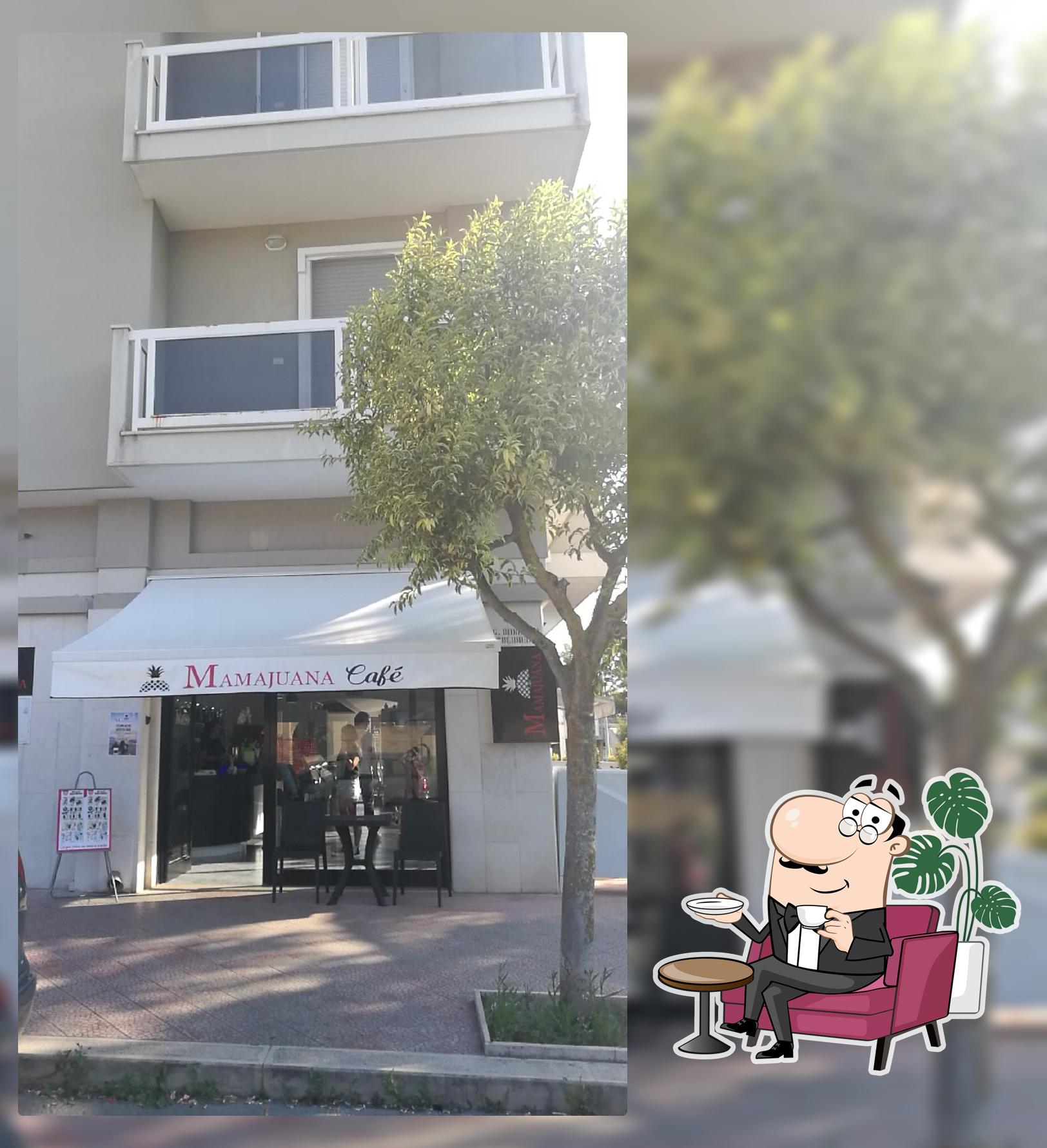 Gli interni di Mamajuana Cafè