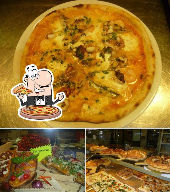 Scegli una pizza a Trattoria-Pizzeria Paolo VI