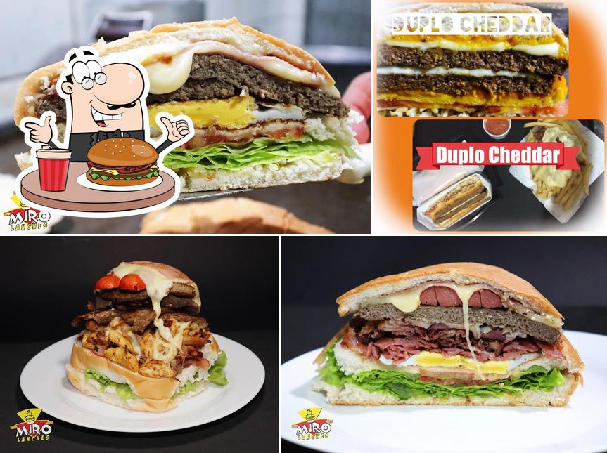 Os hambúrgueres do Miro Lanches irão satisfazer uma variedade de gostos