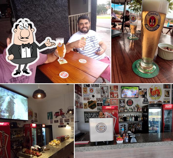 O interior do Bar do Molan