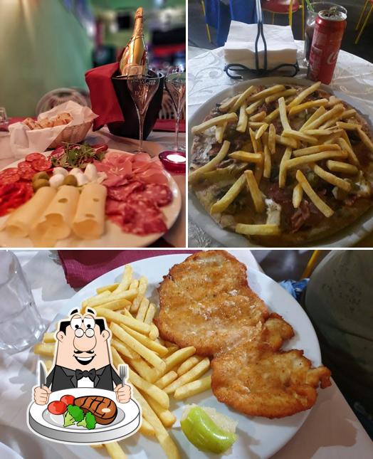 Ordina i piatti di carne a Cabaret
