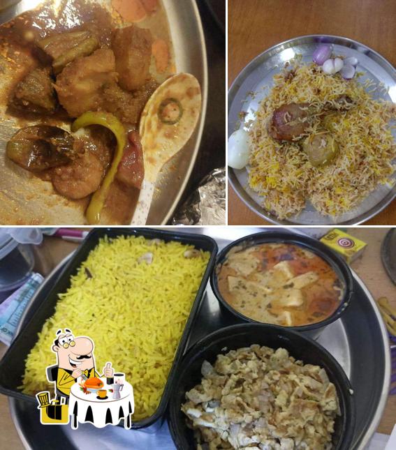 NOSTALGIC KOLKATA, NAVALUR is distinguished by food and interior